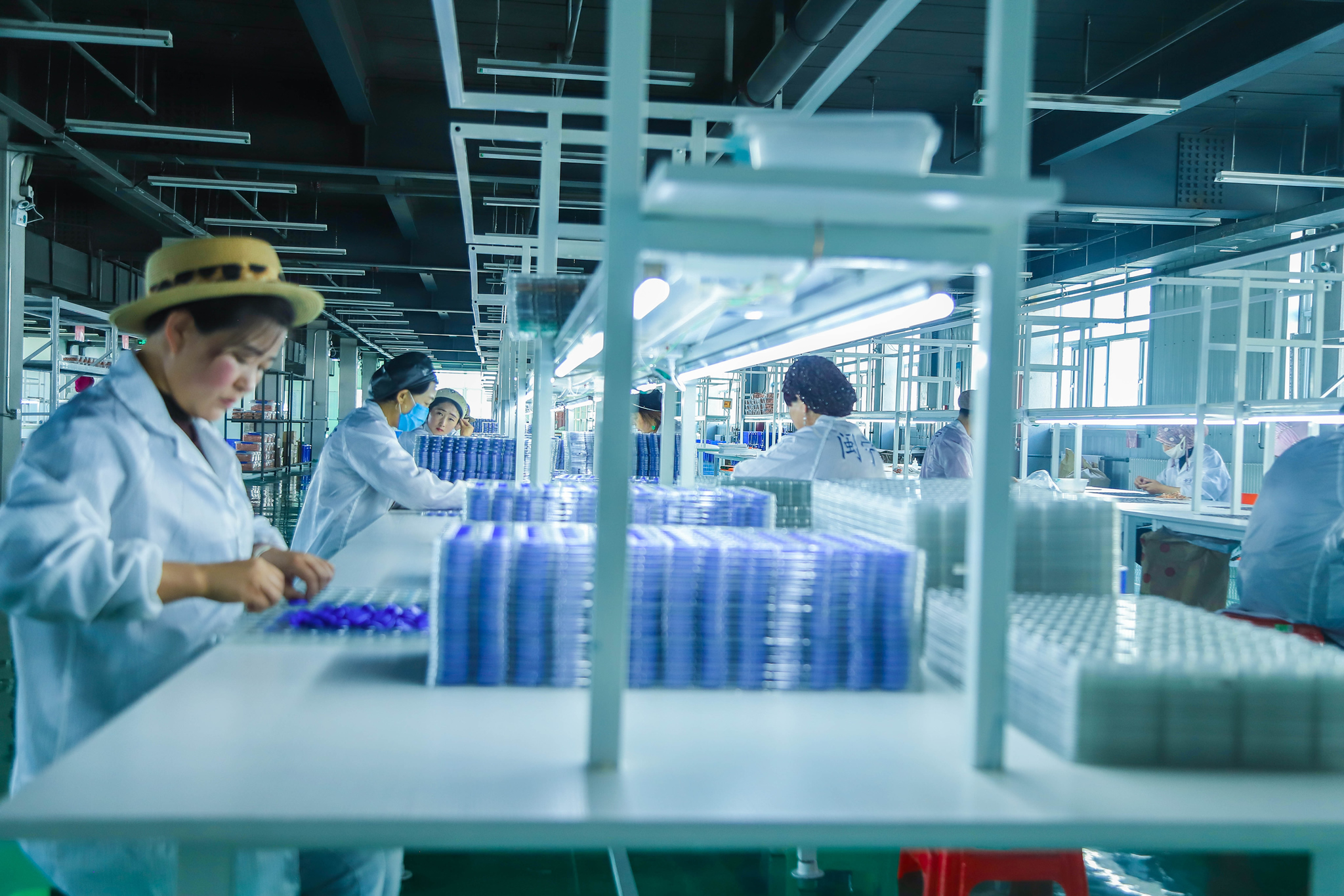 pg赏金女王下载集团宁夏工厂获得一项用于智能卡加工的超声波焊接装置专利