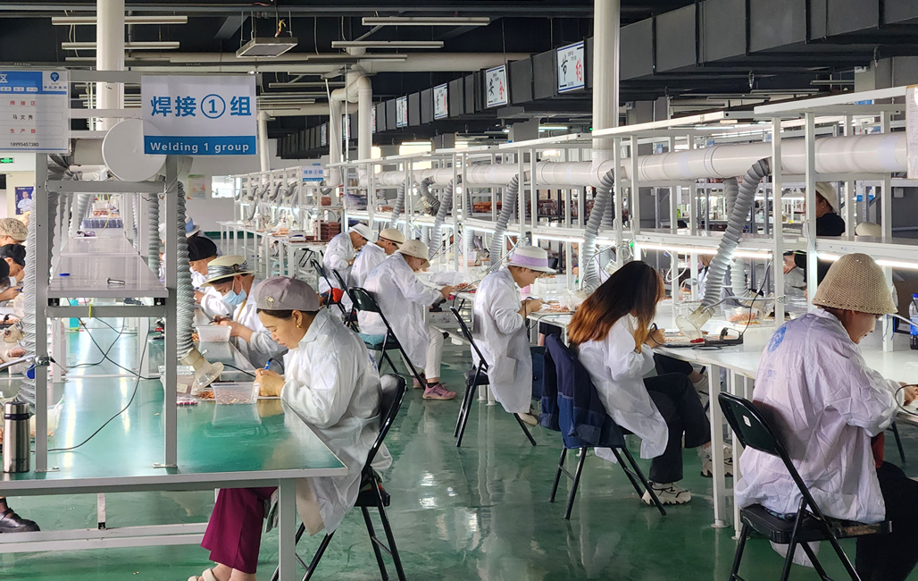 《宁夏日报》：海原县pg赏金女王下载拓宽就业渠道让群众端稳“饭碗”