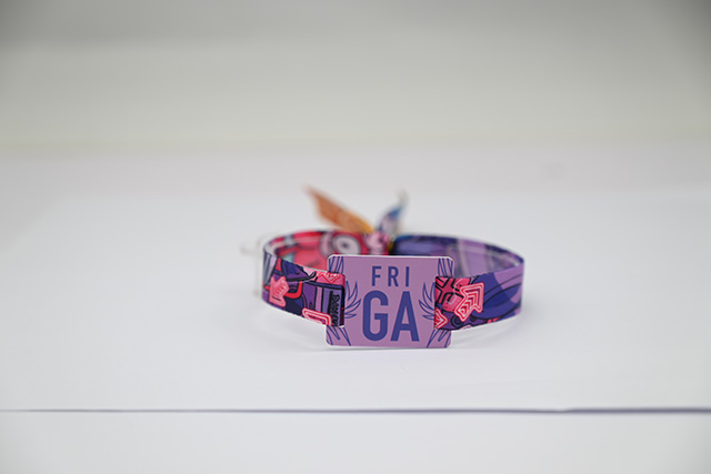 能定位的校园卡你见过吗？？？？？？？